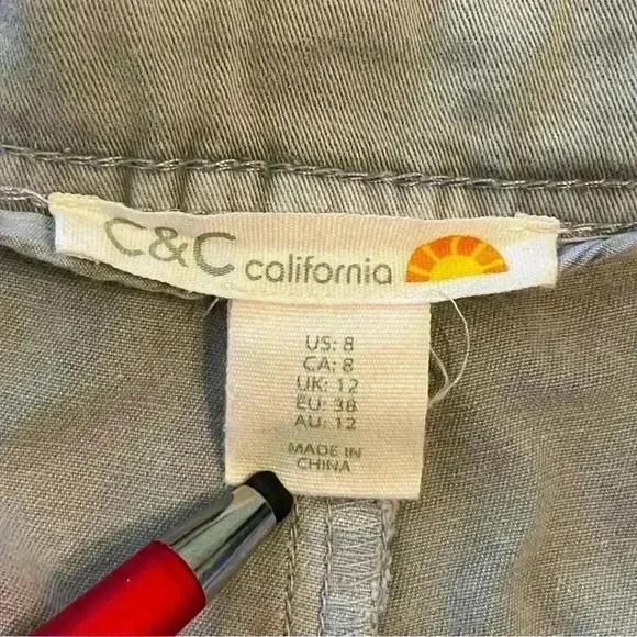 C&C California Cuffed Women’s Shorts.  Light Gray.  Size 8. - Picture 3 of 7